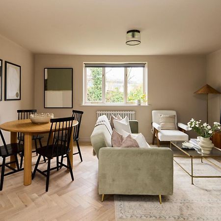 The Twickenham Wonder - Lovely 1Bdr Flat With Parking Luaran gambar