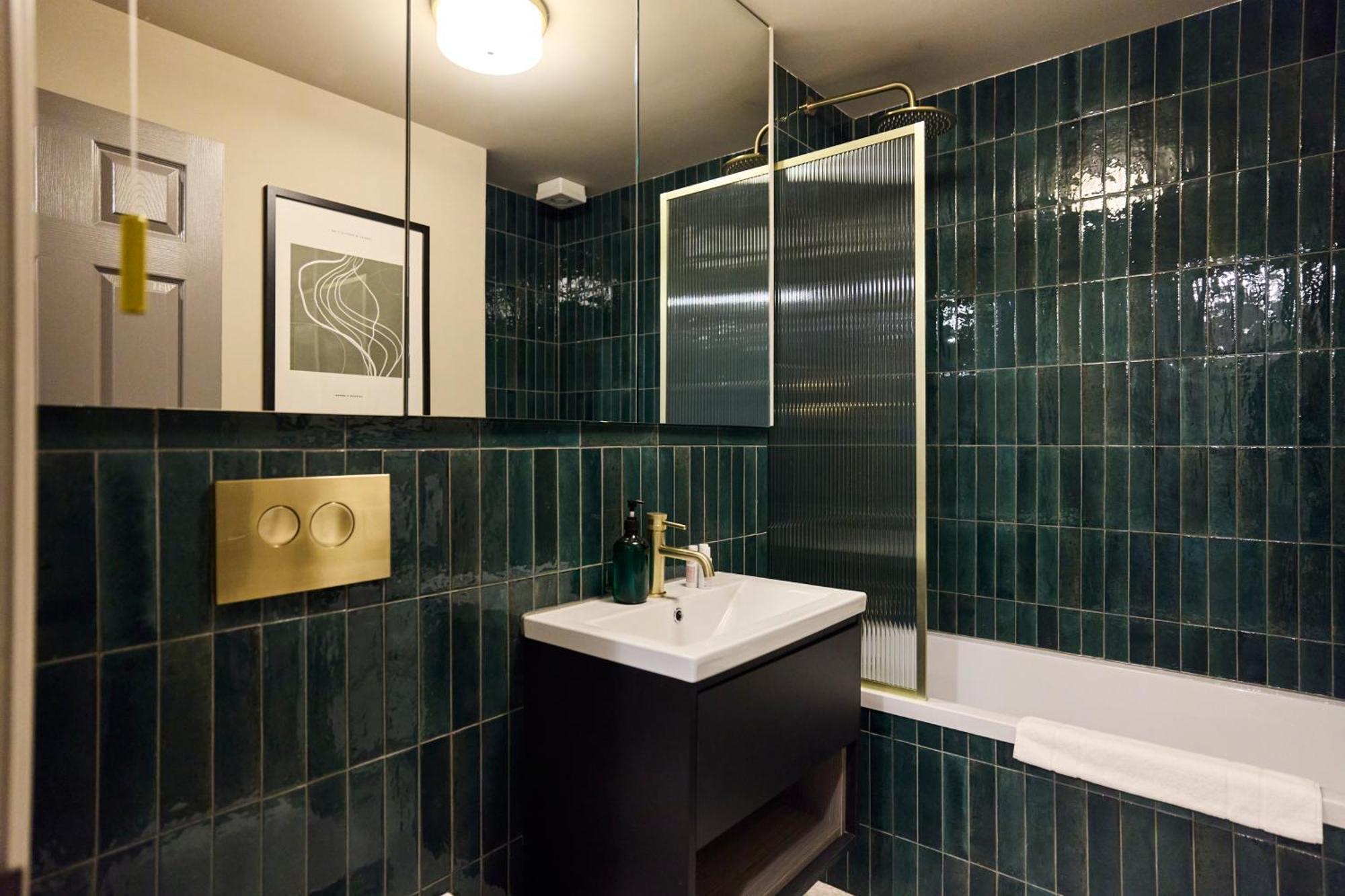 The Twickenham Wonder - Lovely 1Bdr Flat With Parking Luaran gambar